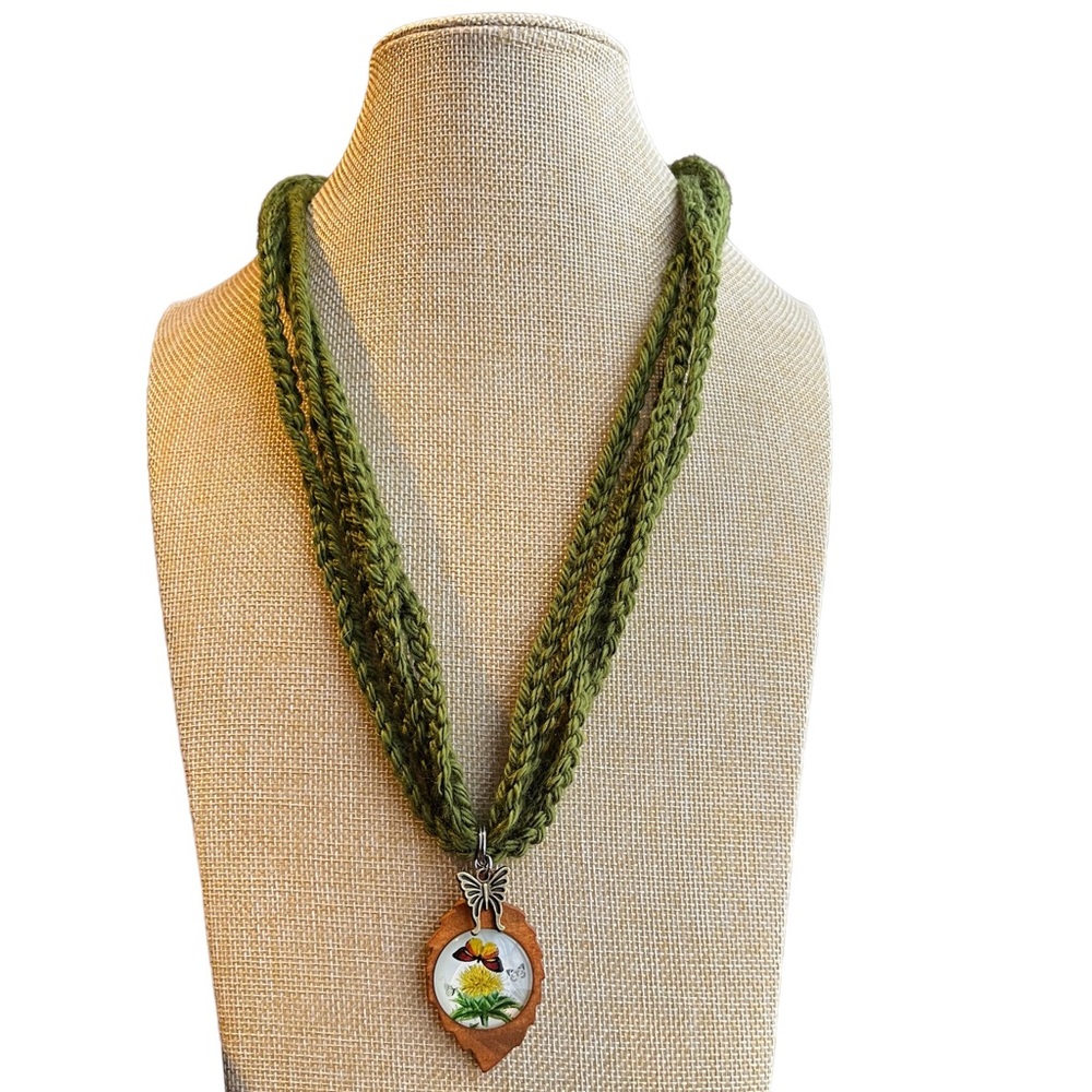 Handmade Crochet Necklace Butterfly Pendant Boho - Picture 11 of 14